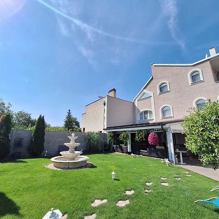 Meduza Wellness Spa S Ubytovanim Hlohovec Exteriér fotografie