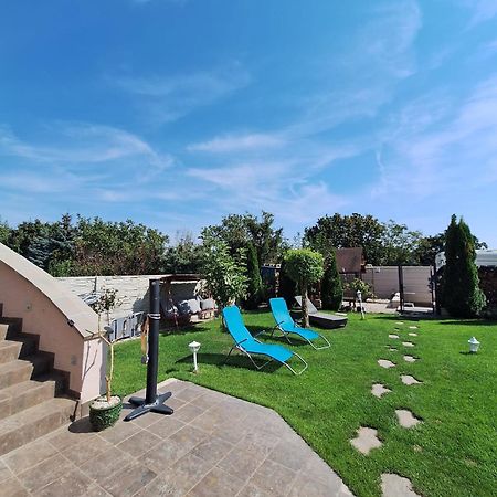 Meduza Wellness Spa S Ubytovanim Hlohovec Exteriér fotografie