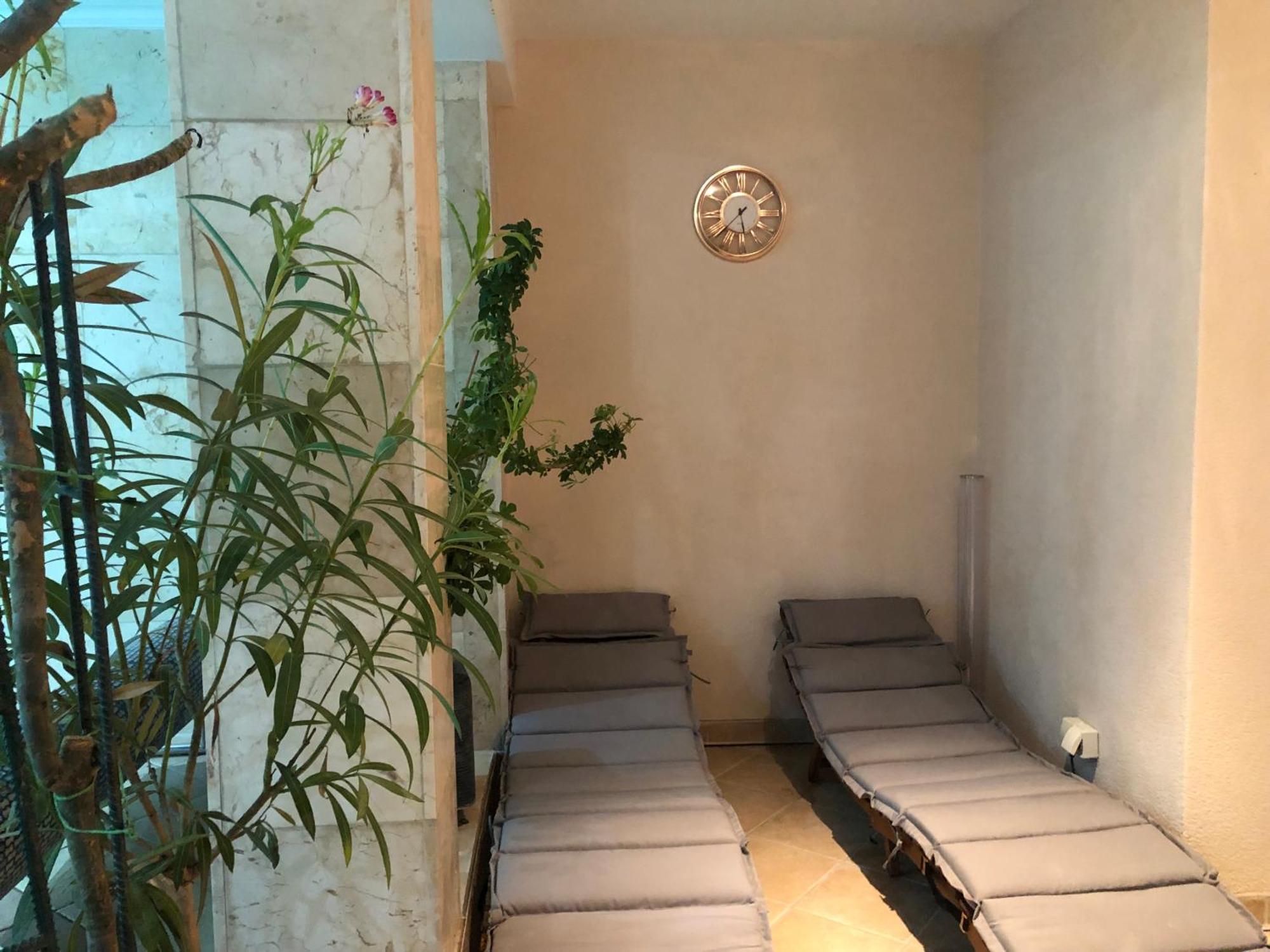 Meduza Wellness Spa S Ubytovanim Hlohovec Exteriér fotografie