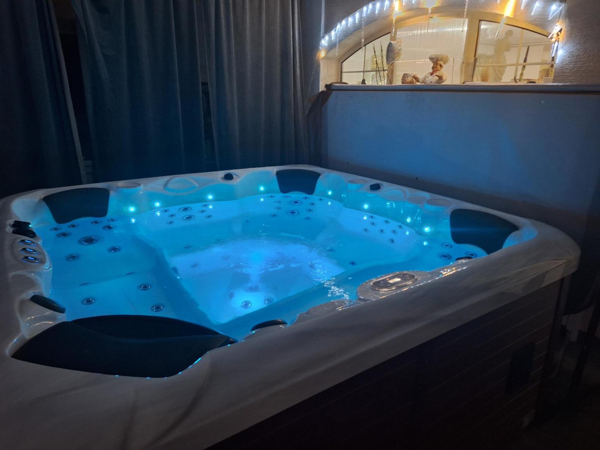 Meduza Wellness Spa S Ubytovanim Hlohovec Exteriér fotografie
