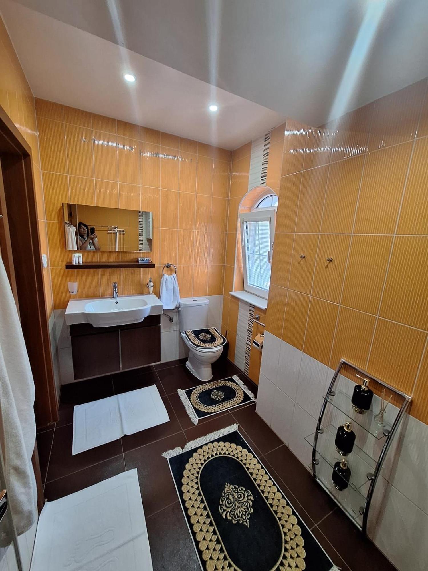 Meduza Wellness Spa S Ubytovanim Hlohovec Exteriér fotografie