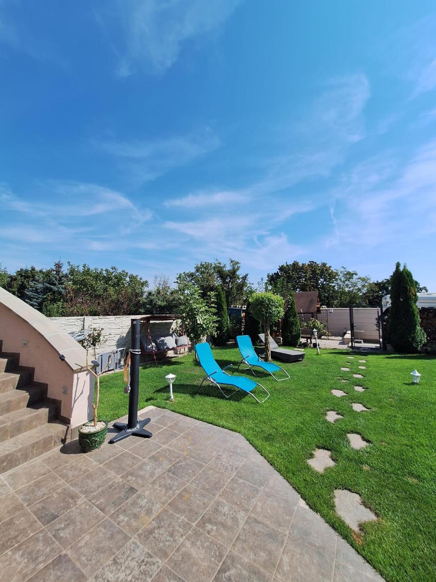 Meduza Wellness Spa S Ubytovanim Hlohovec Exteriér fotografie